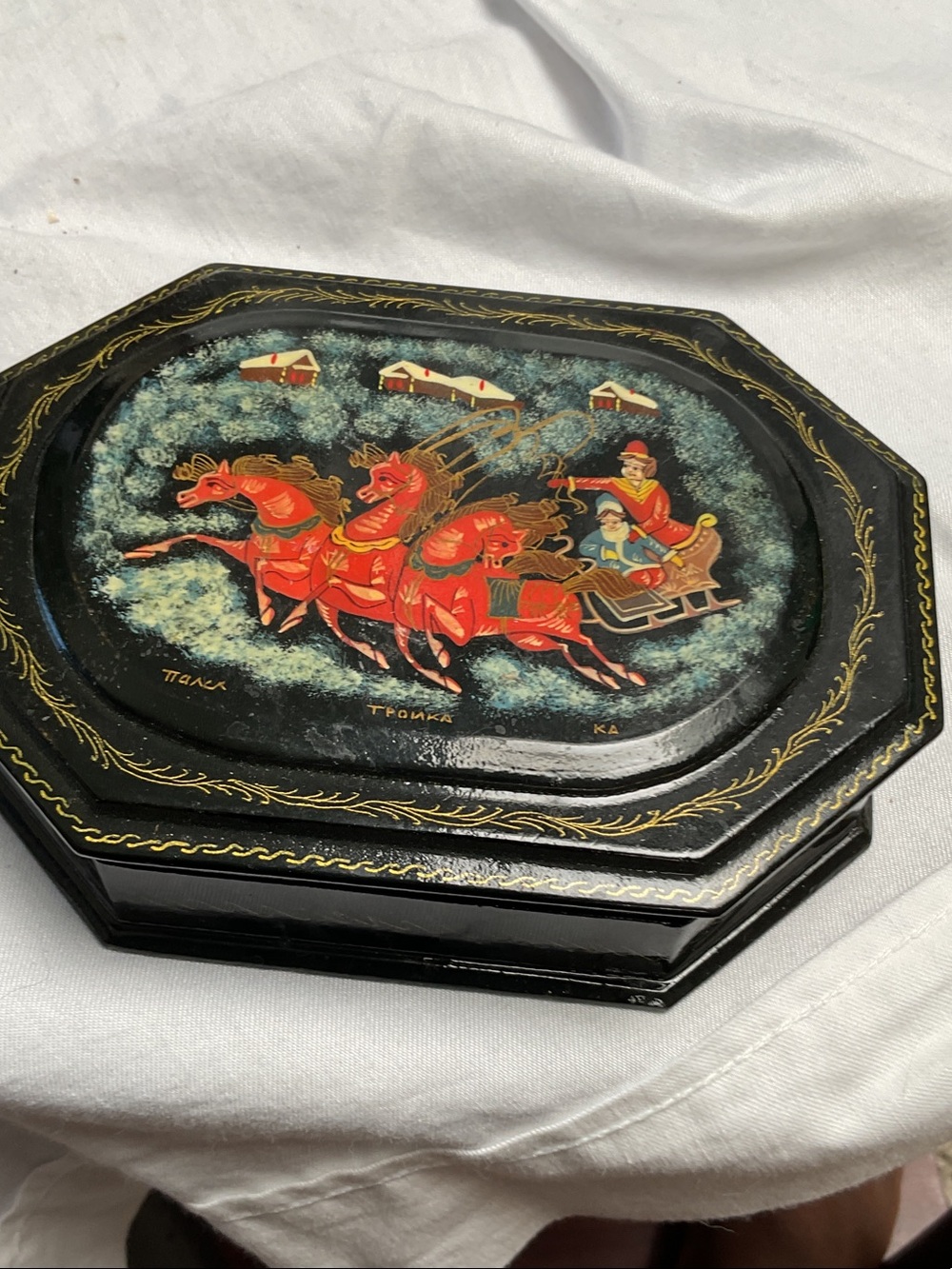 Vintage hand -Painted Russian Lacquer Box with Red Troika Scene